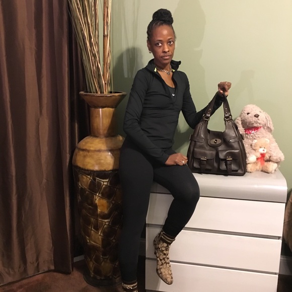 Designer Handbag - Picture 2 of 3